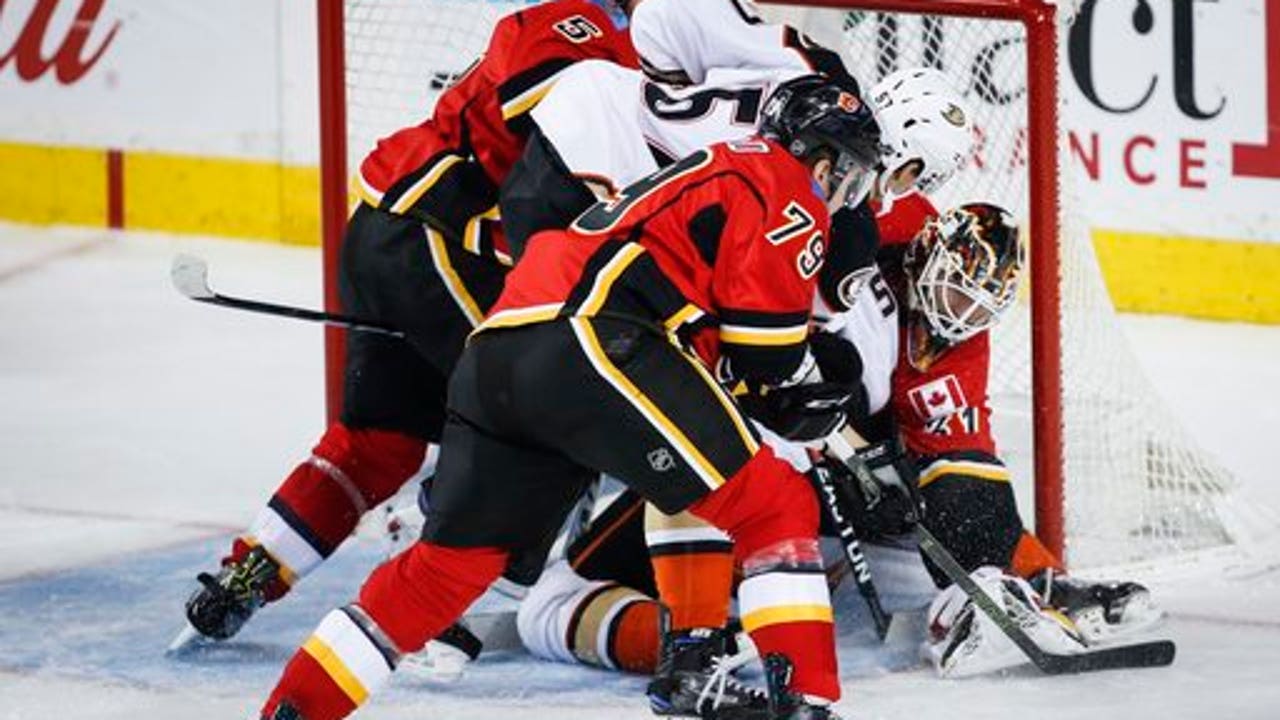 Silfverberg's go-ahead goal lifts Ducks past Flames, 3-1 (Dec 29, 2016)